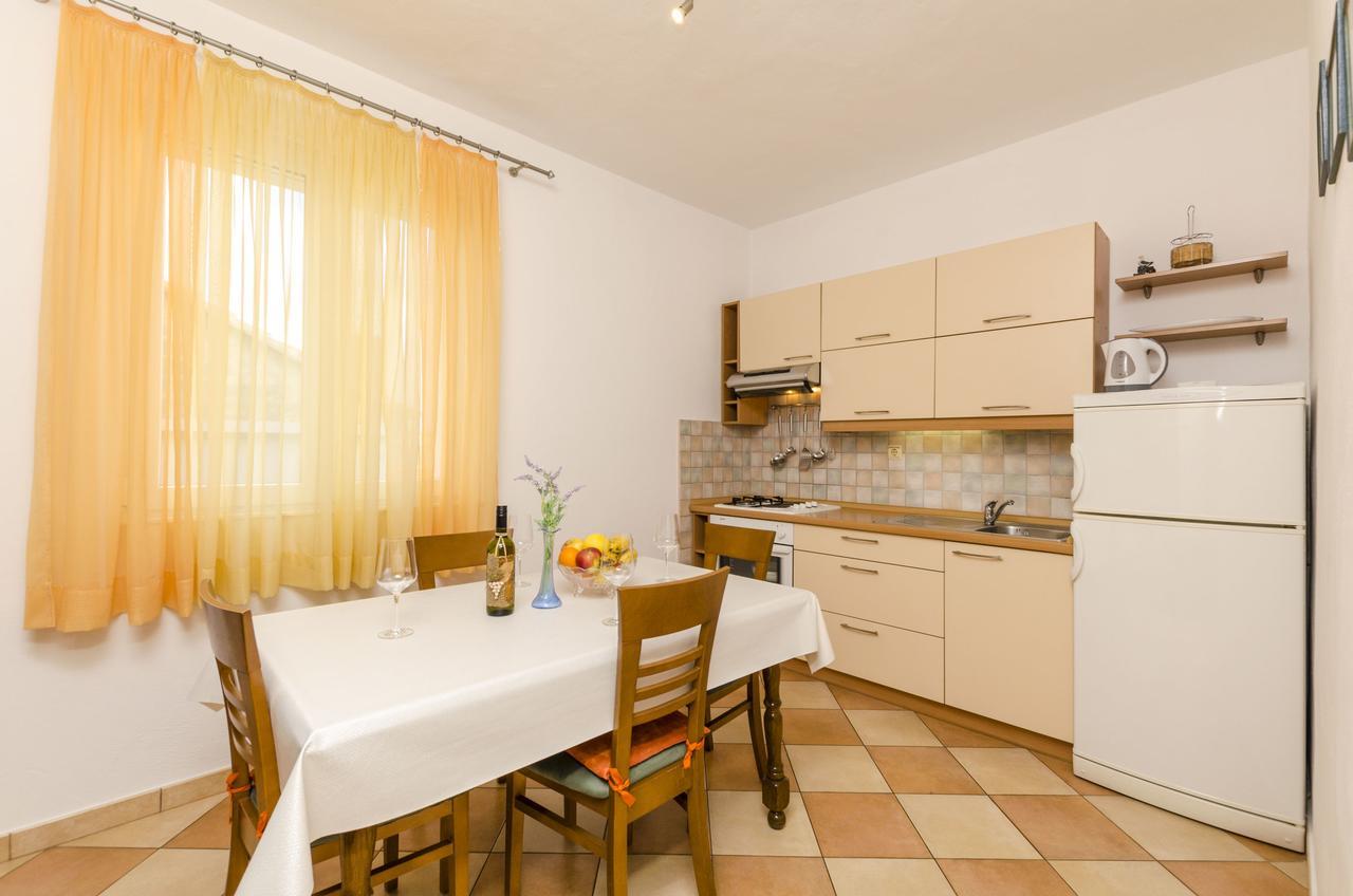 Apartment Antonija Primošten Buitenkant foto