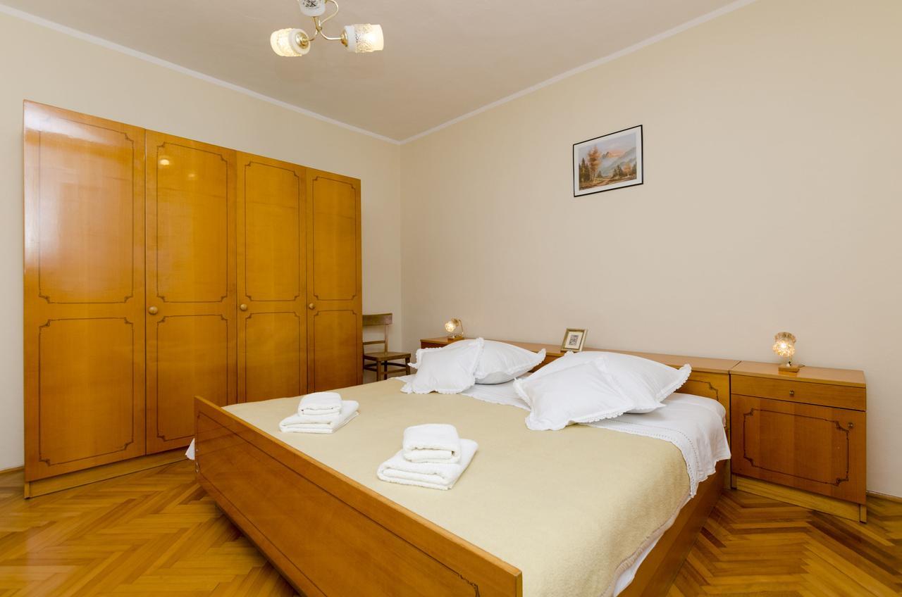 Apartment Antonija Primošten Buitenkant foto