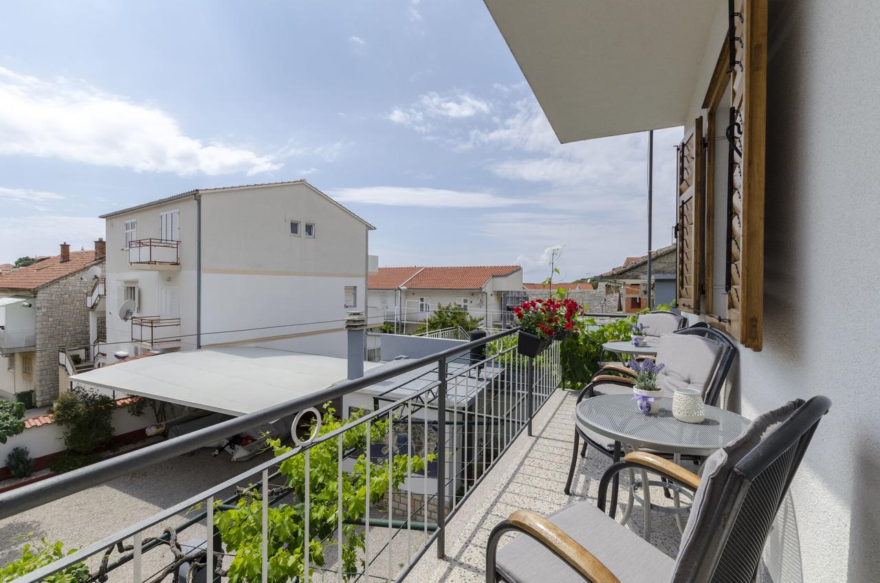 Apartment Antonija Primošten Buitenkant foto