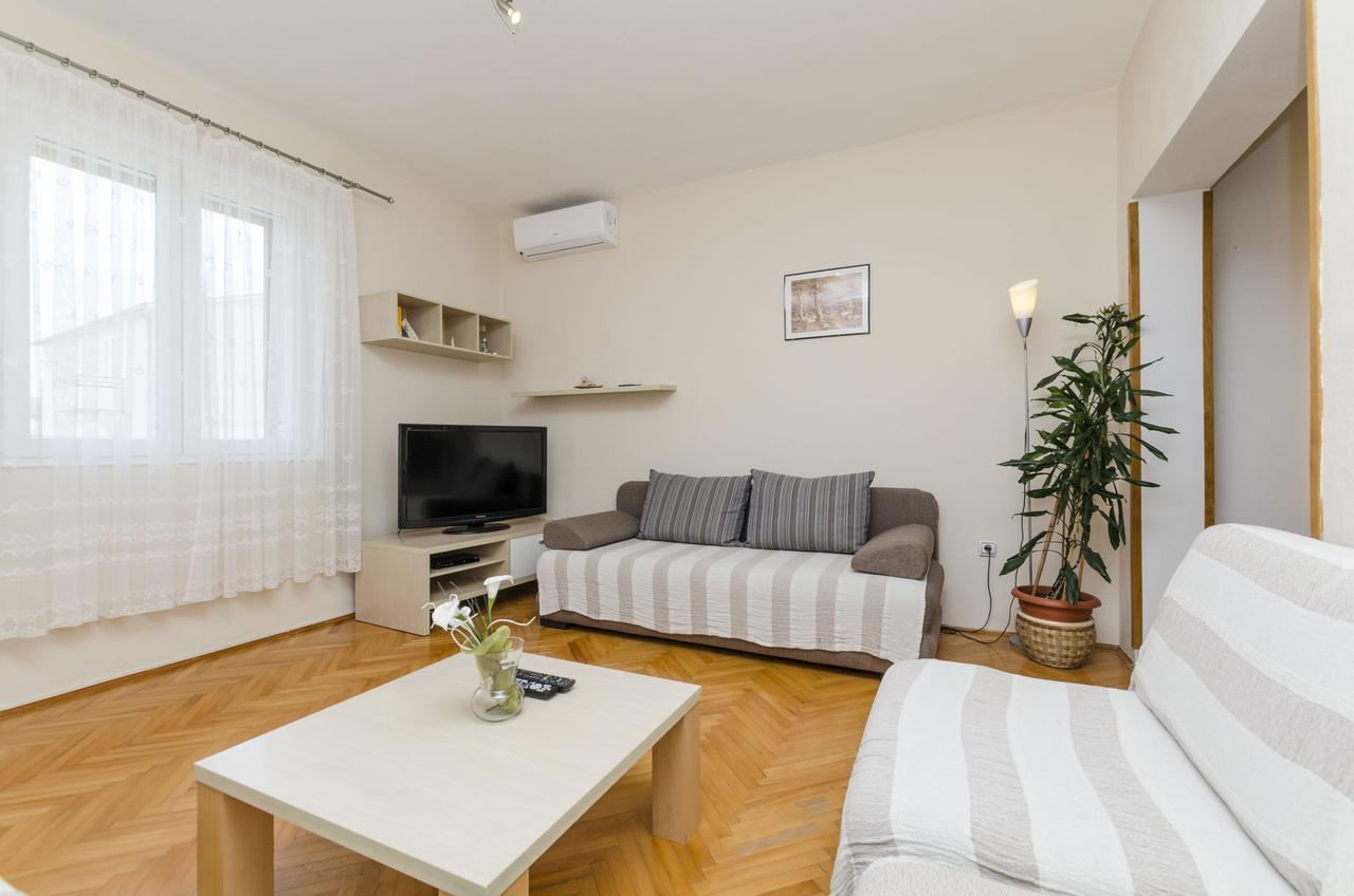 Apartment Antonija Primošten Buitenkant foto